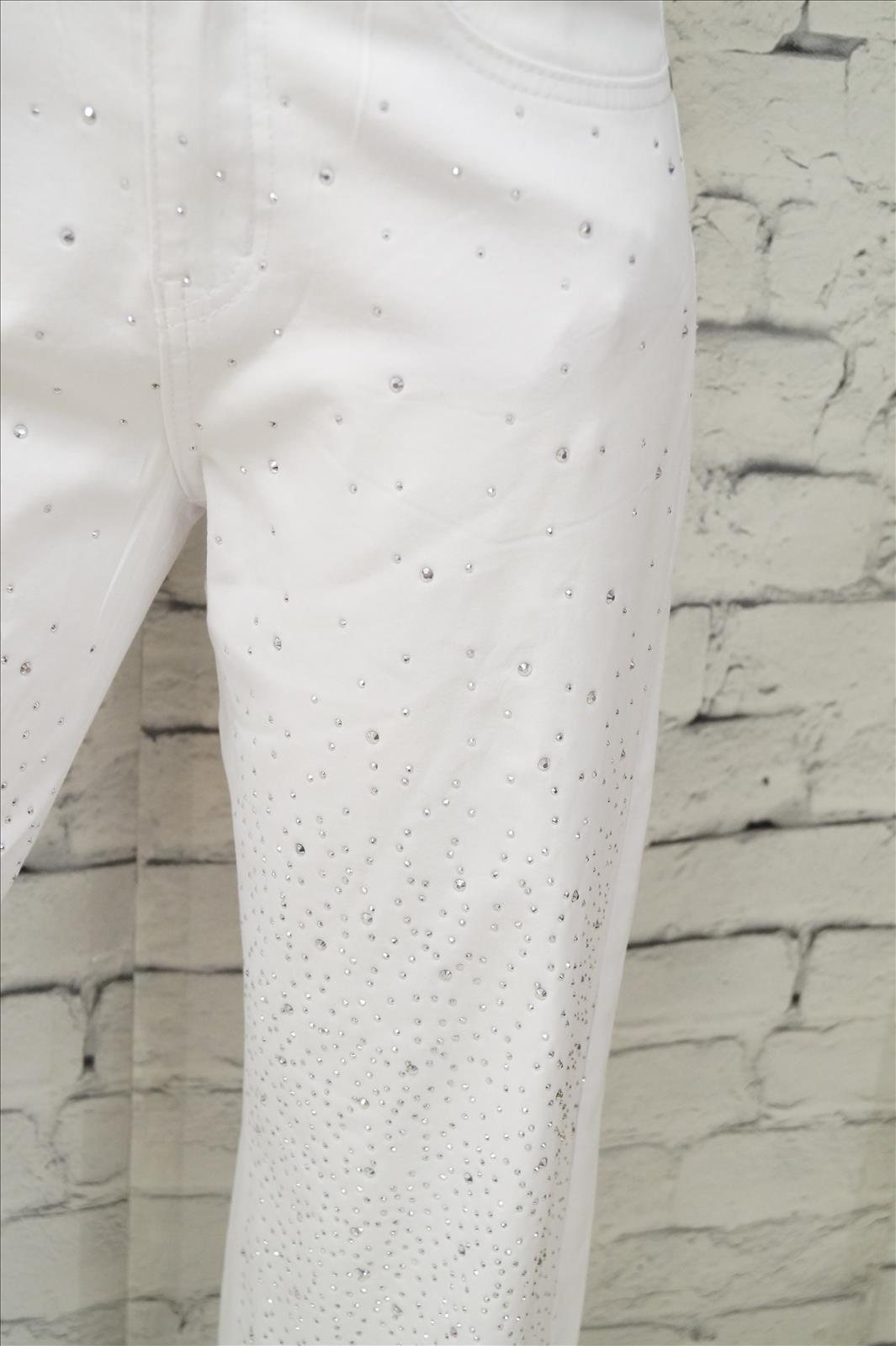 Bhatti Mode GmbH - Young fashion, DOB - Blusen, Hosen Jacken, Jeans, Kleider, Pullover etc.