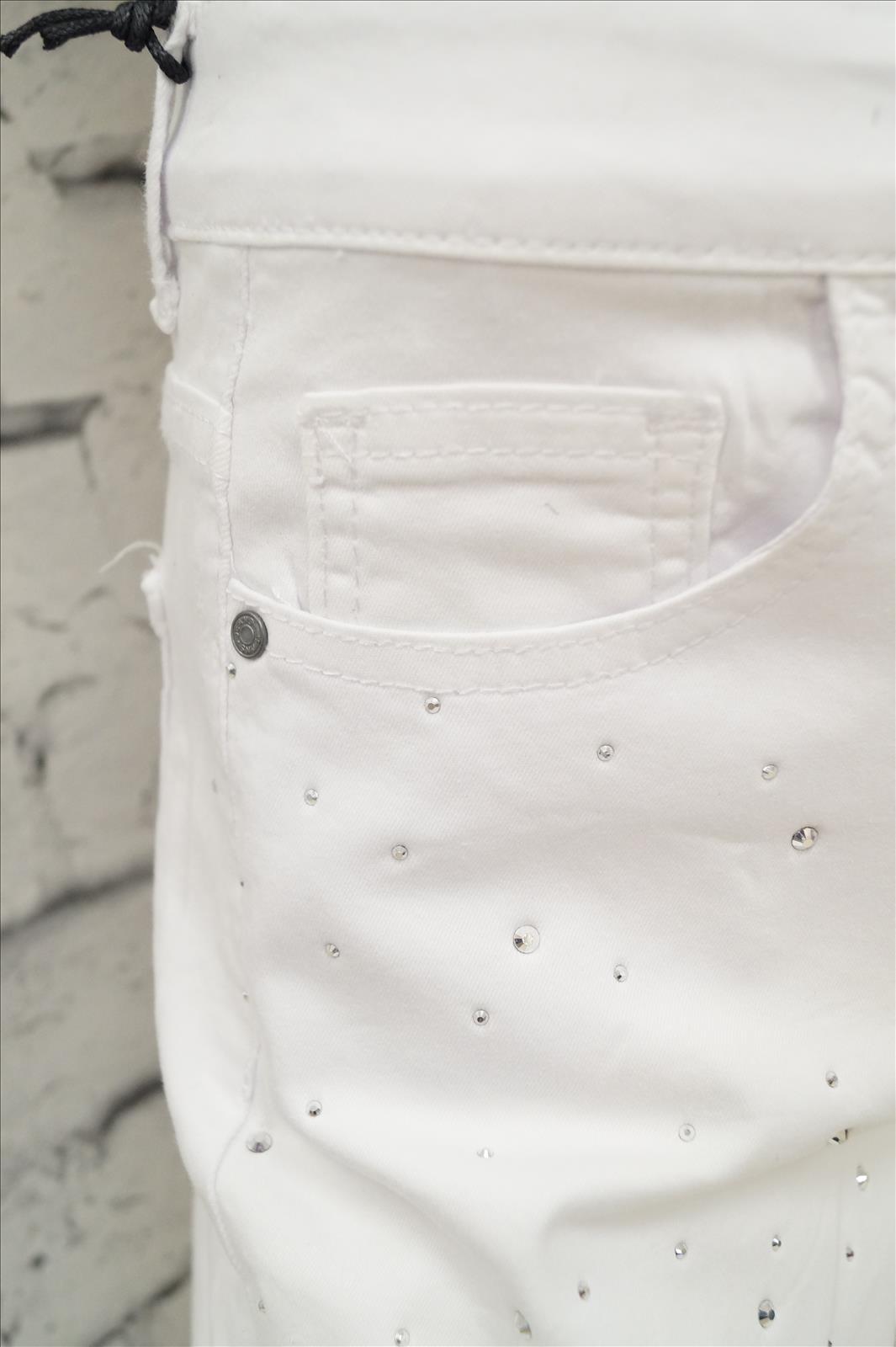 Bhatti Mode GmbH - Young fashion, DOB - Blusen, Hosen Jacken, Jeans, Kleider, Pullover etc.