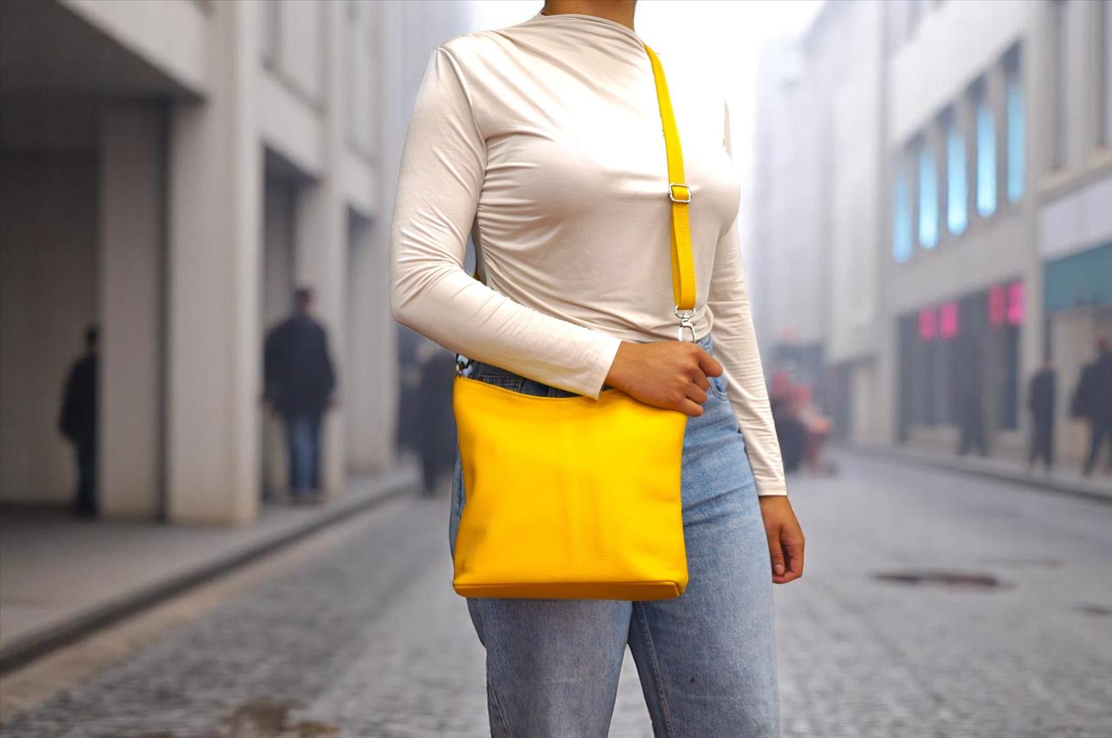 Pulcini GmbH - 2BE - Fashion & Design
