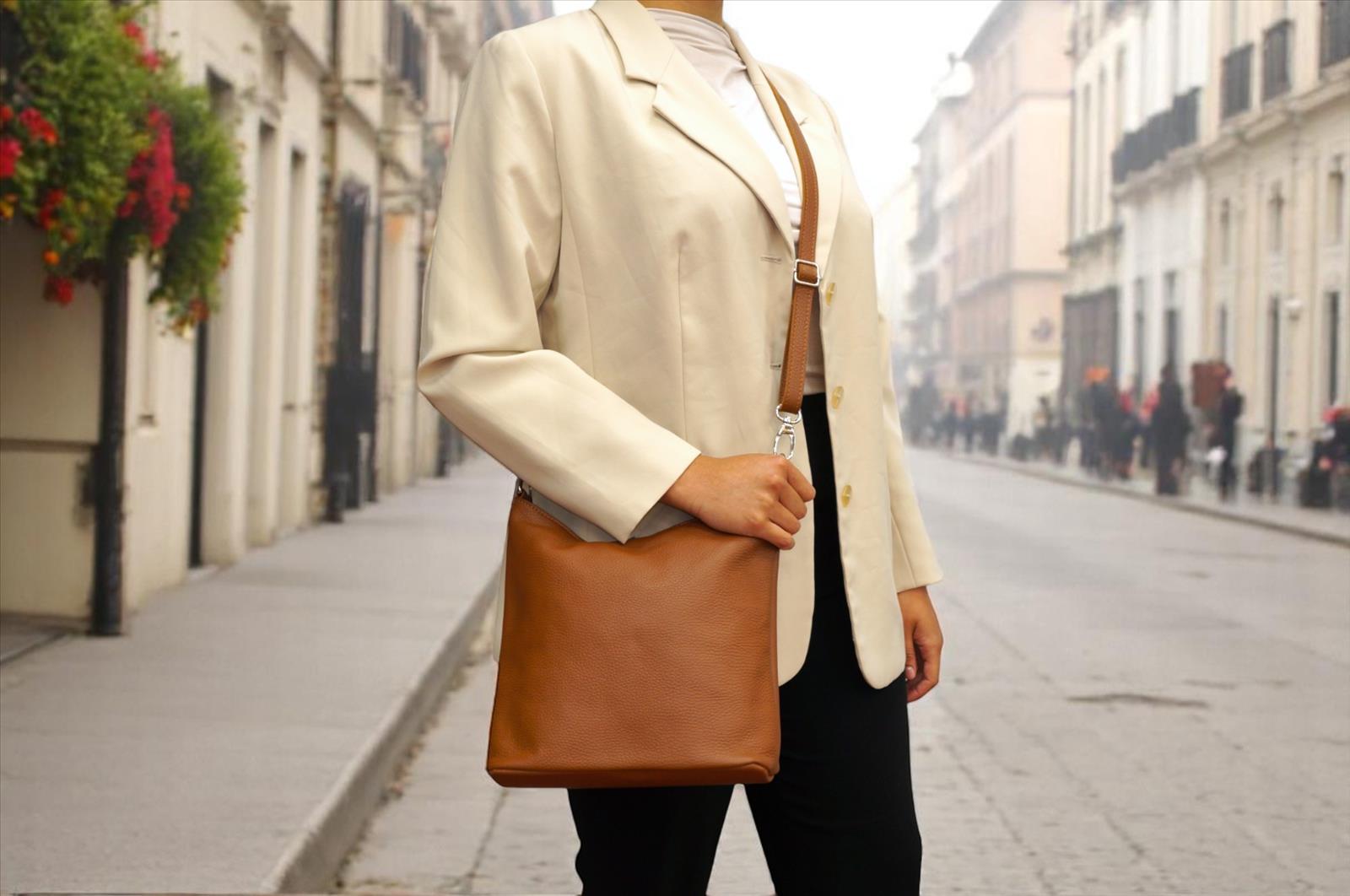 Pulcini GmbH - 2BE - Fashion & Design