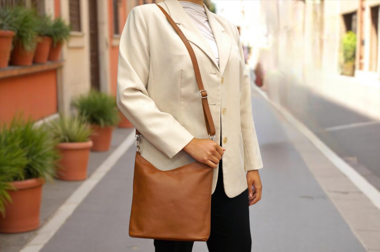 Pulcini GmbH - 2BE - Fashion & Design