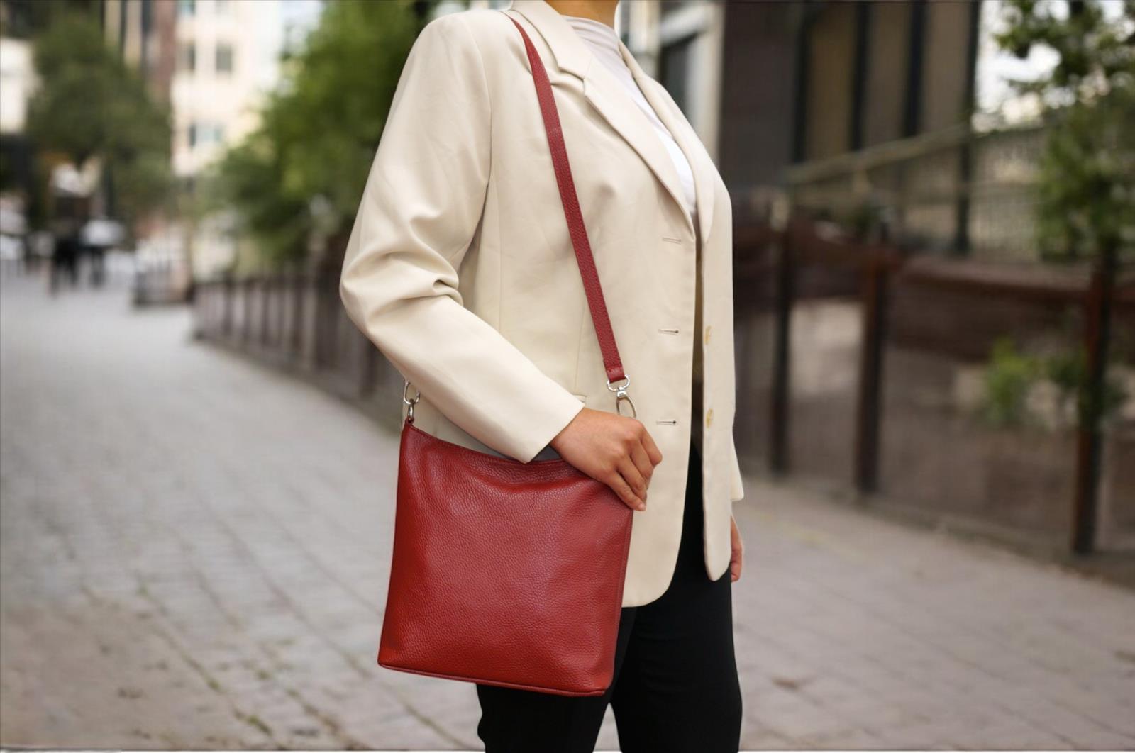 Pulcini GmbH - 2BE - Fashion & Design