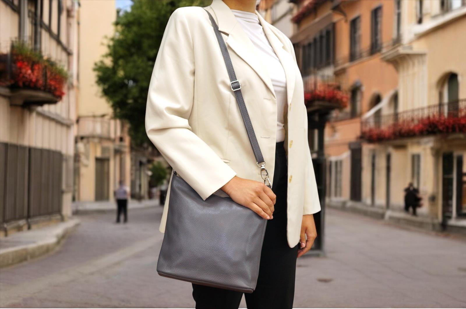 Pulcini GmbH - 2BE - Fashion & Design