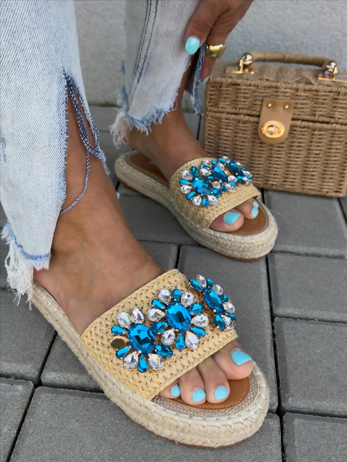 efashion s.r.o. - DOB;Accesoires;Schuhe;Young Fashion - Medvedov