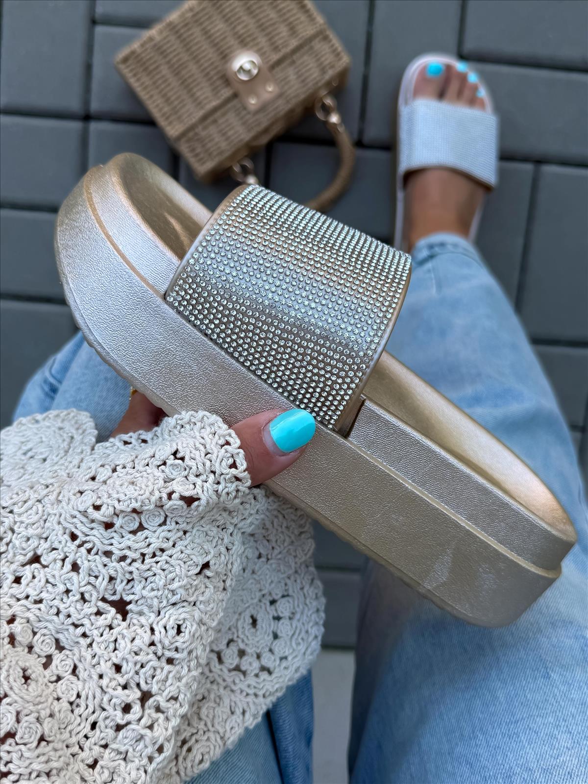 efashion s.r.o. - DOB;Accesoires;Schuhe;Young Fashion - Medvedov
