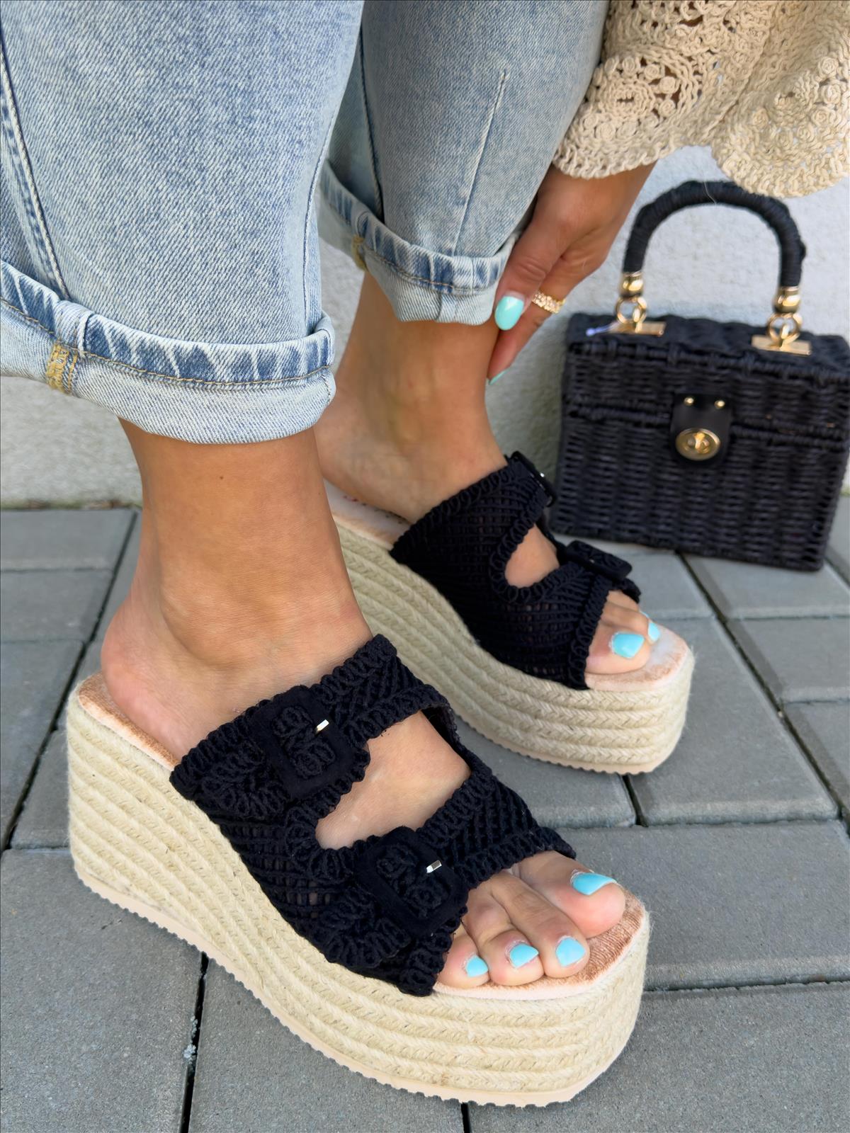 efashion s.r.o. - DOB;Accesoires;Schuhe;Young Fashion - Medvedov