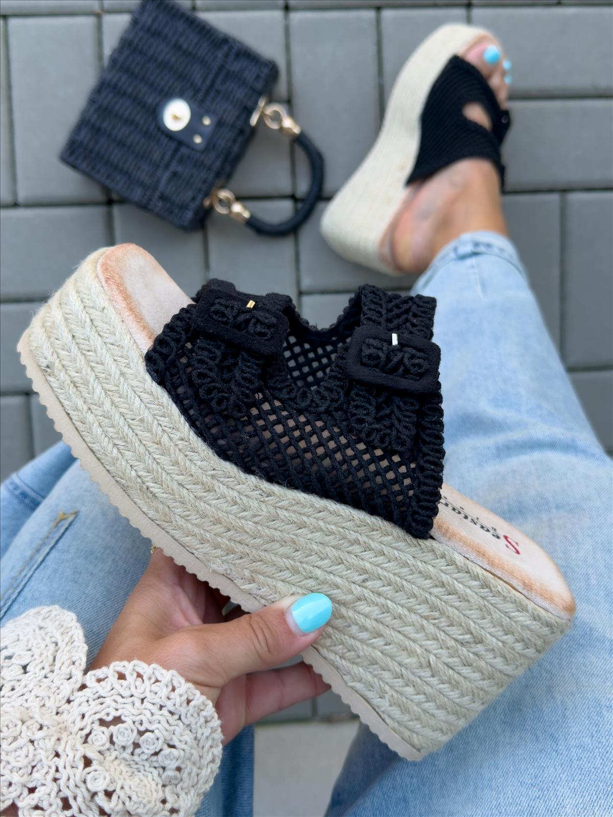 efashion s.r.o. - DOB;Accesoires;Schuhe;Young Fashion - Medvedov
