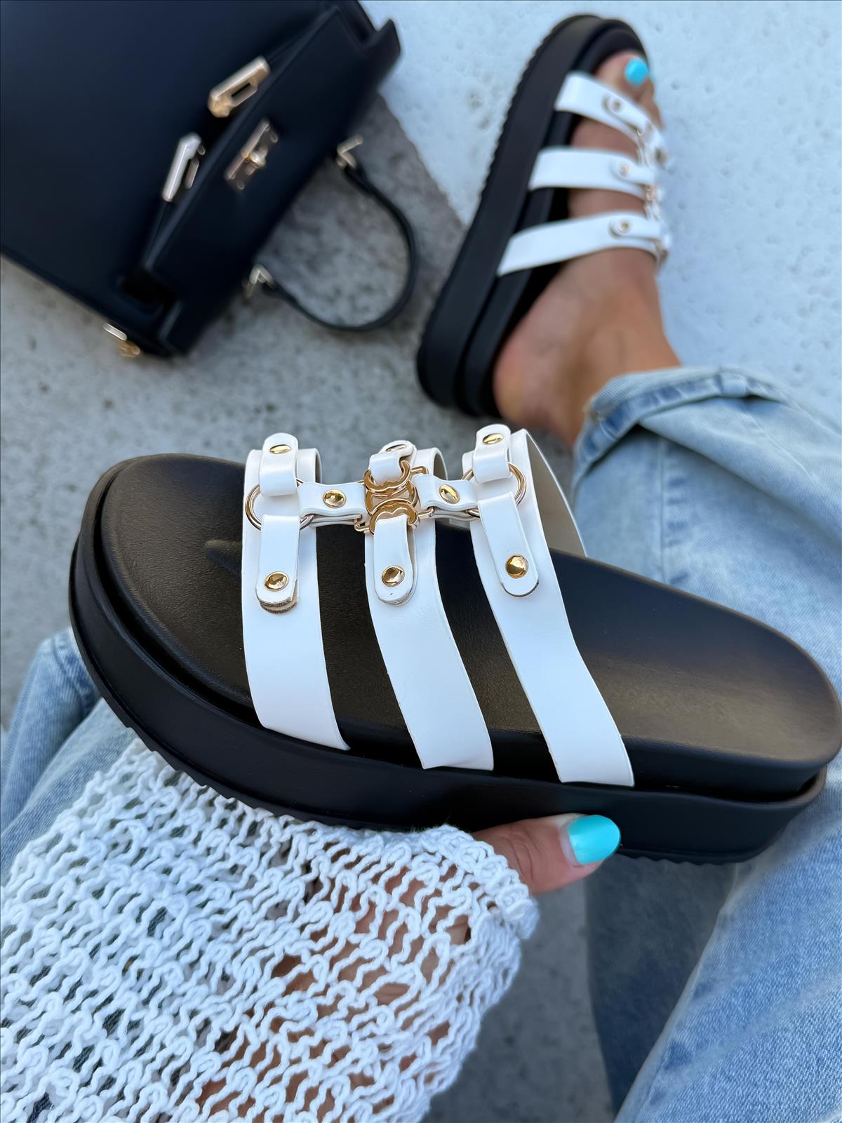 efashion s.r.o. - DOB;Accesoires;Schuhe;Young Fashion - Medvedov