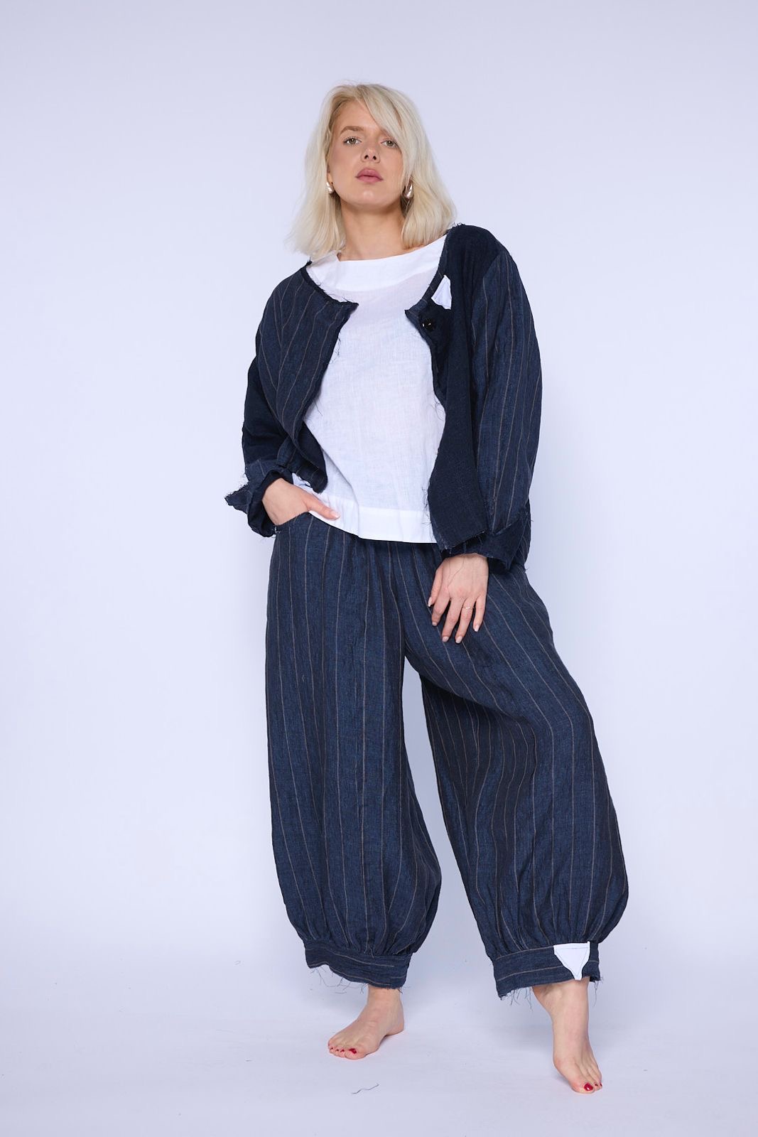Chalona GmbH - DOB, Accessoires, Große Größen - Jacken, Kleider, Hosen, Blusen, Mäntel, Tuniken, Röcke, Pullover