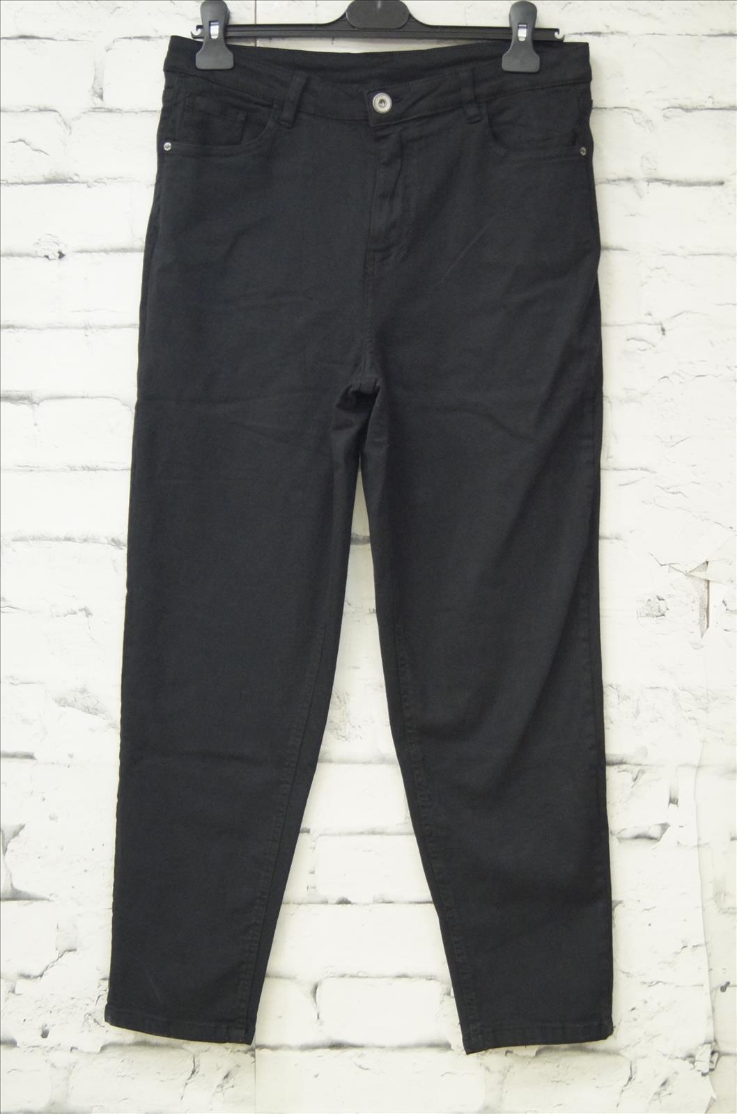 Bhatti Mode GmbH - Young fashion, DOB - Blusen, Hosen Jacken, Jeans, Kleider, Pullover etc.