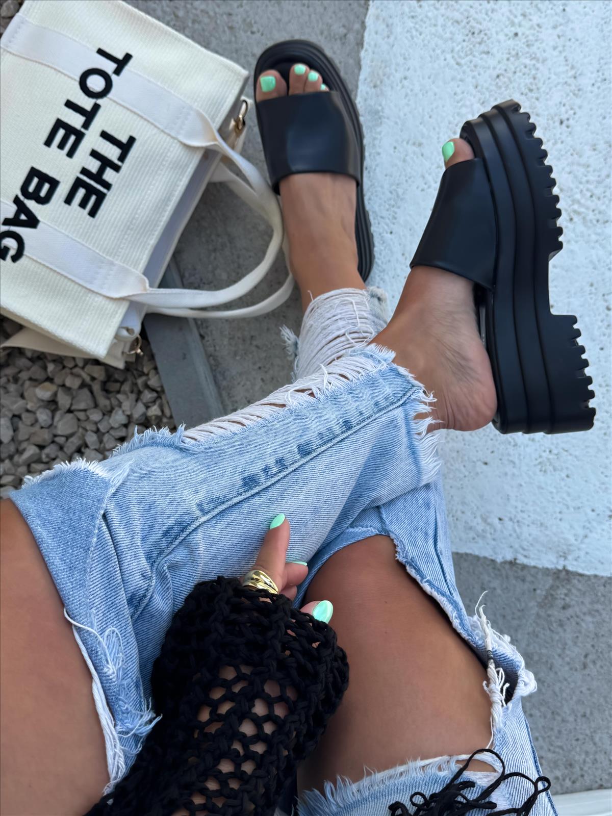 efashion s.r.o. - DOB;Accesoires;Schuhe;Young Fashion - Medvedov
