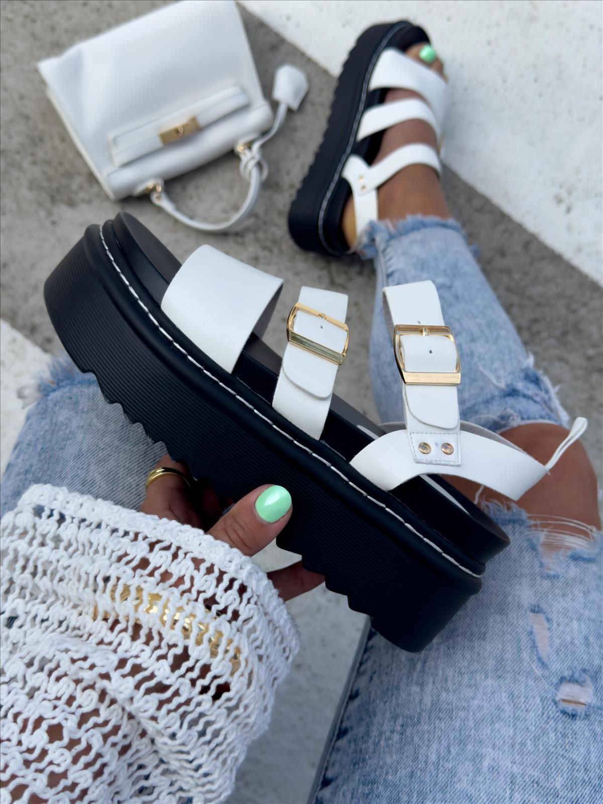 efashion s.r.o. - DOB;Accesoires;Schuhe;Young Fashion - Medvedov