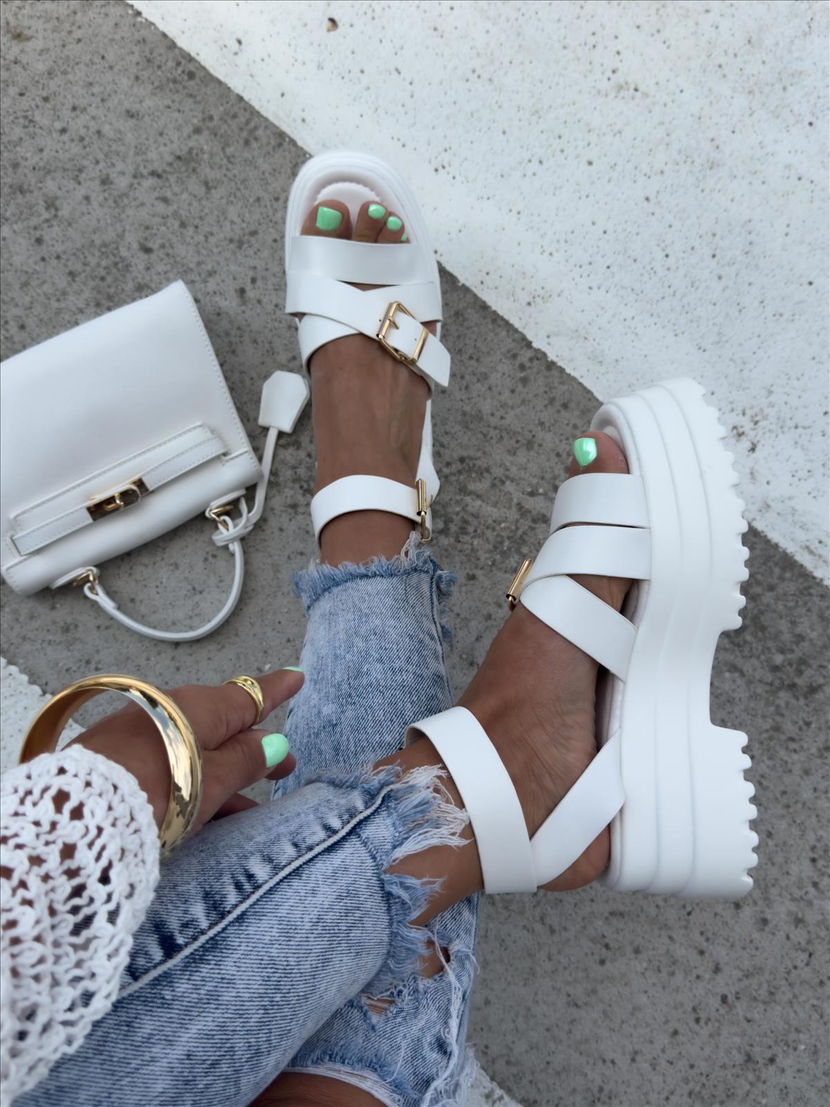 efashion s.r.o. - DOB;Accesoires;Schuhe;Young Fashion - Medvedov