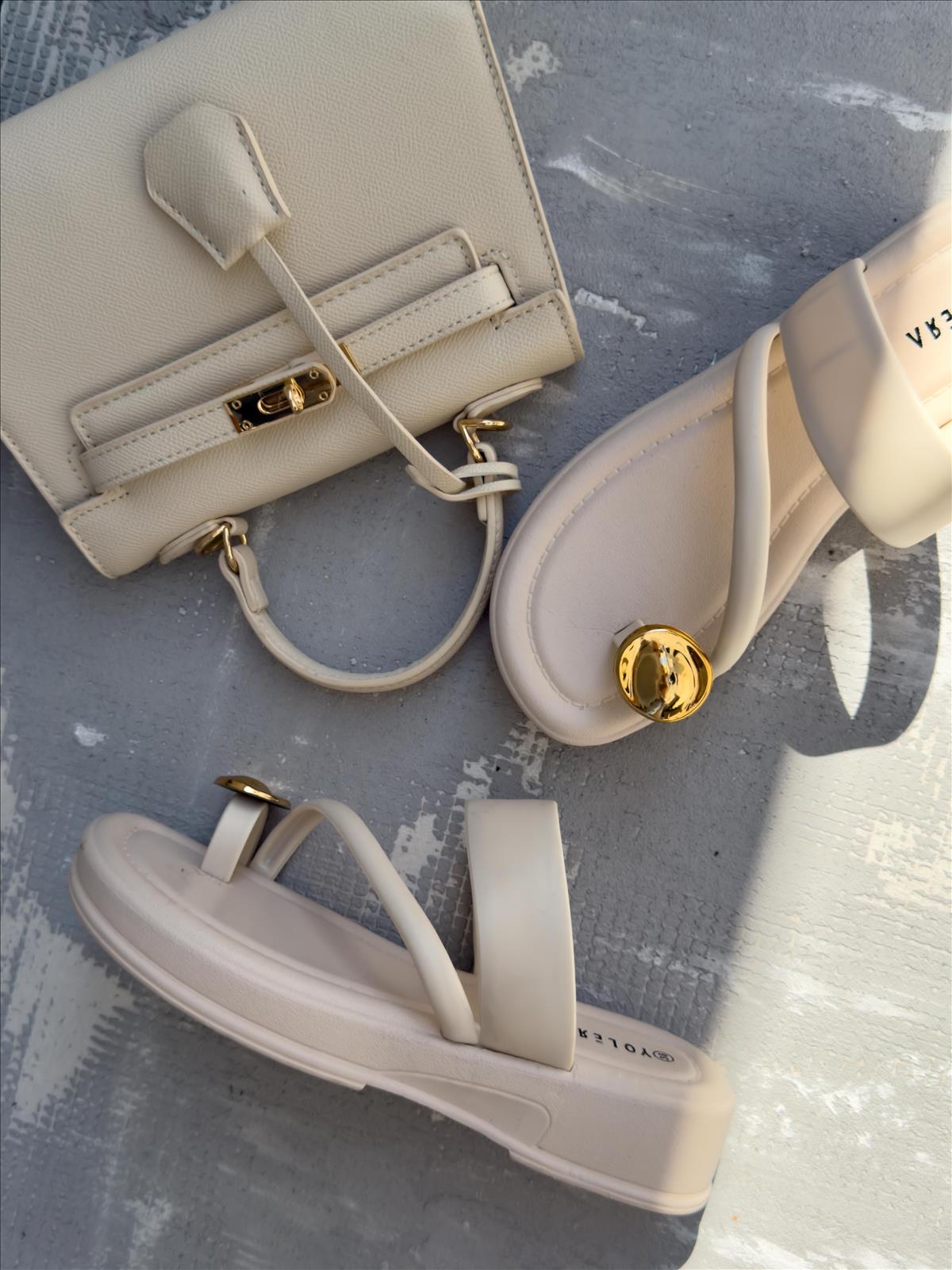 efashion s.r.o. - DOB;Accesoires;Schuhe;Young Fashion - Medvedov