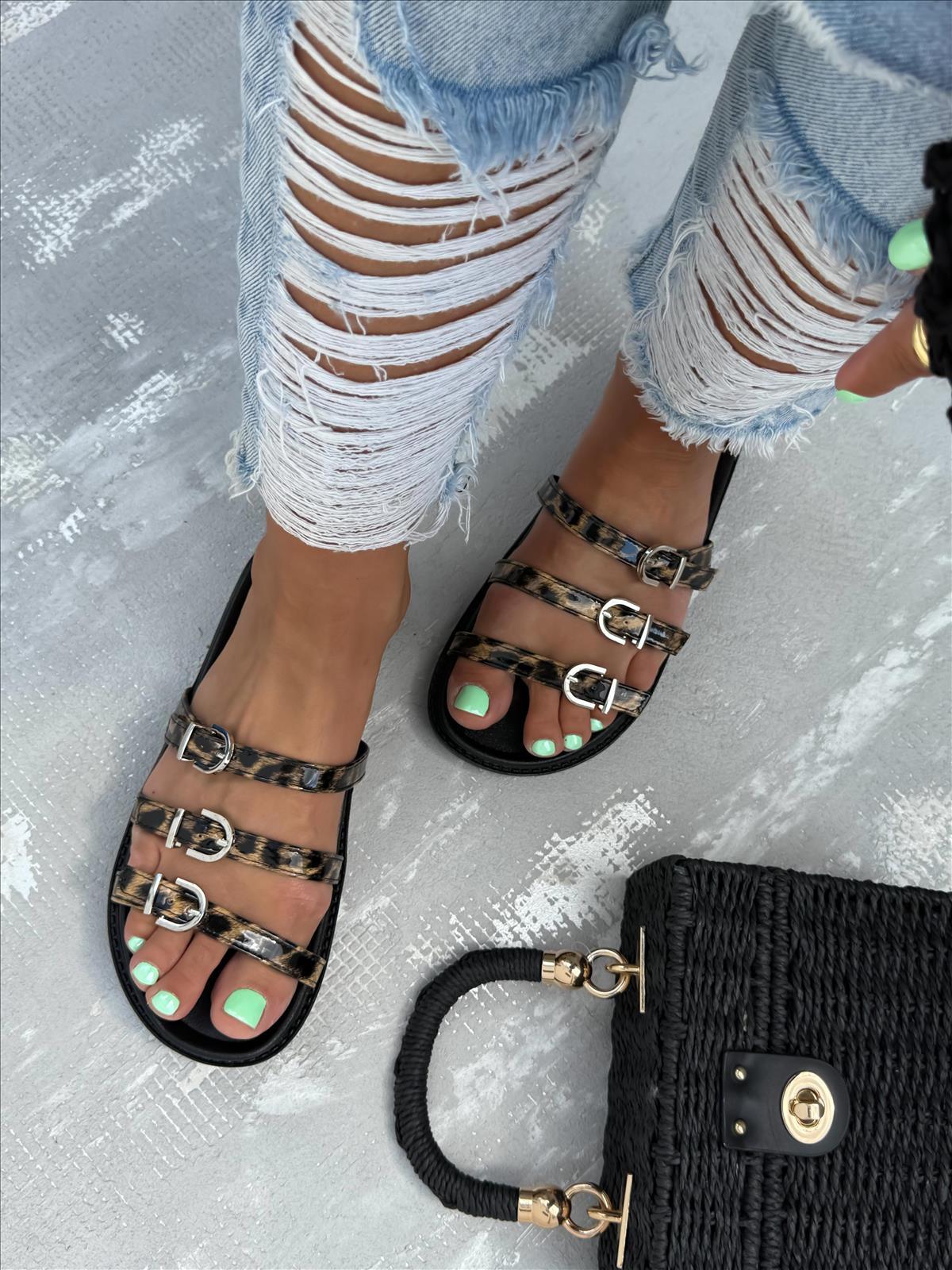 efashion s.r.o. - DOB;Accesoires;Schuhe;Young Fashion - Medvedov