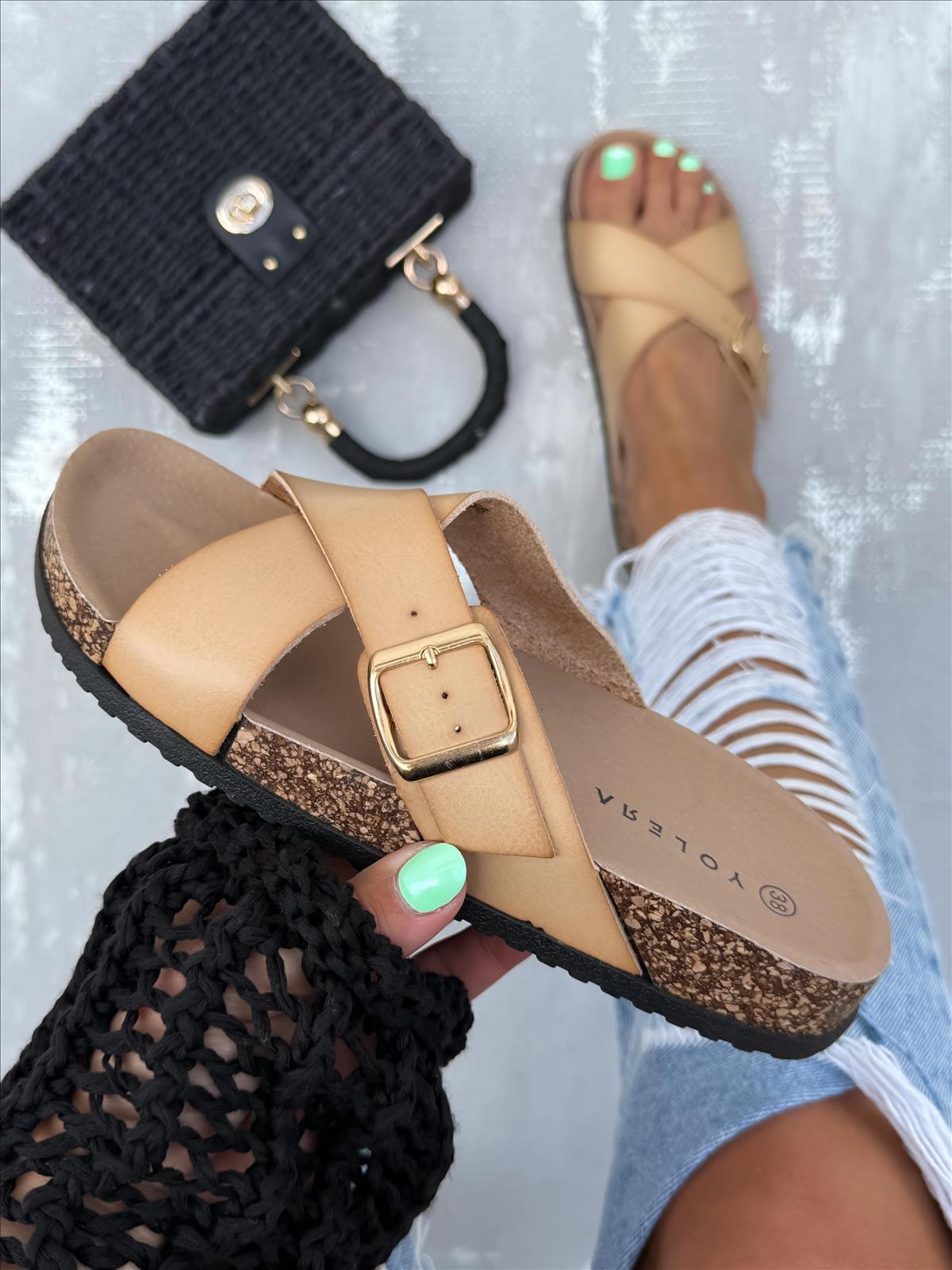 efashion s.r.o. - DOB;Accesoires;Schuhe;Young Fashion - Medvedov