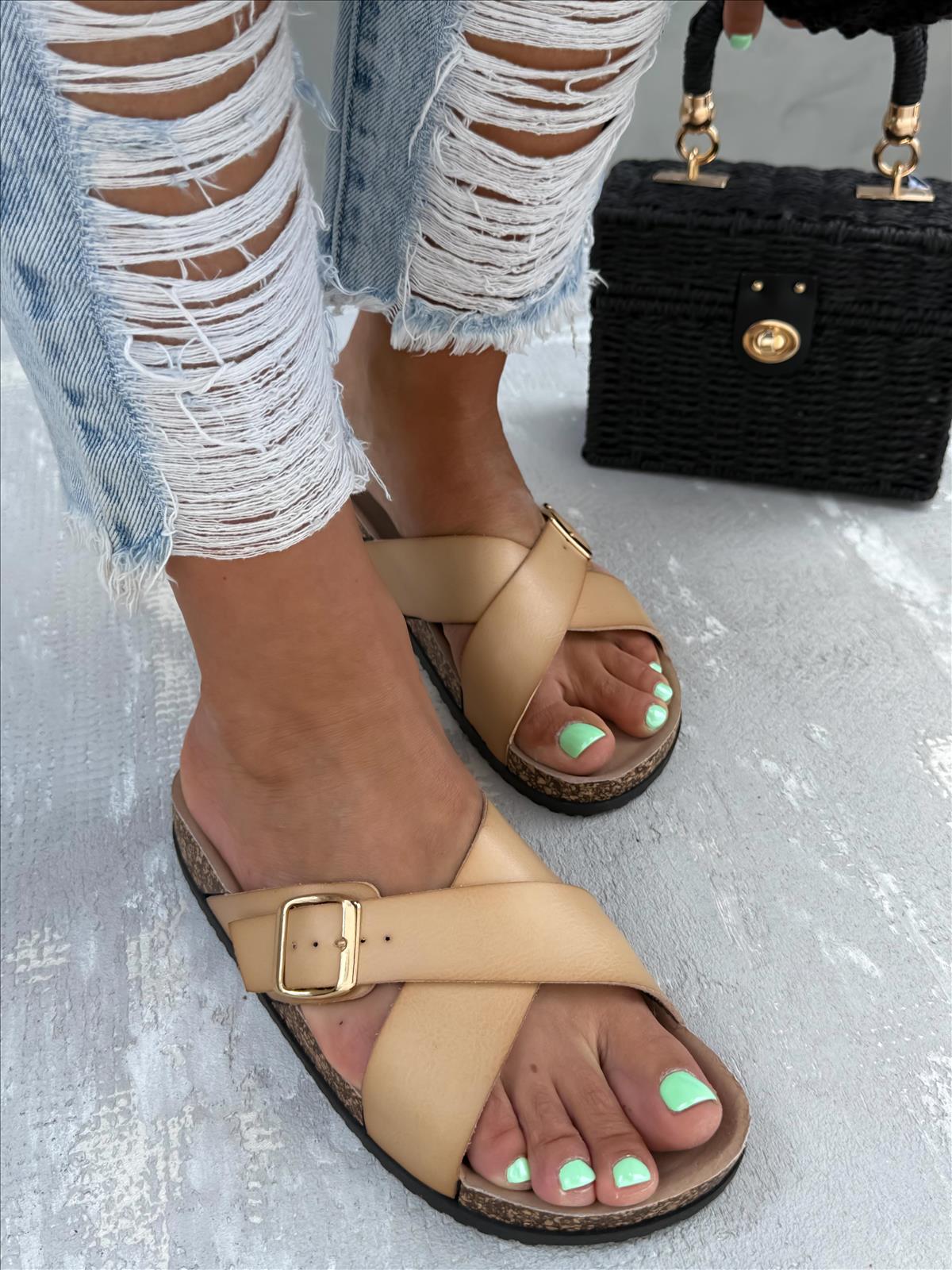 efashion s.r.o. - DOB;Accesoires;Schuhe;Young Fashion - Medvedov