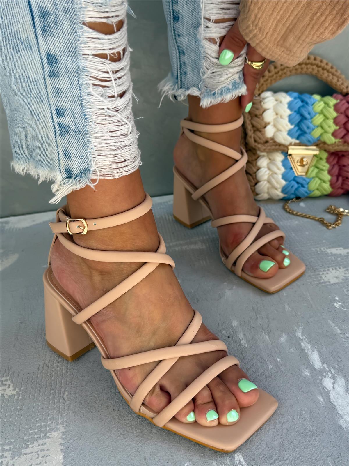 efashion s.r.o. - DOB;Accesoires;Schuhe;Young Fashion - Medvedov