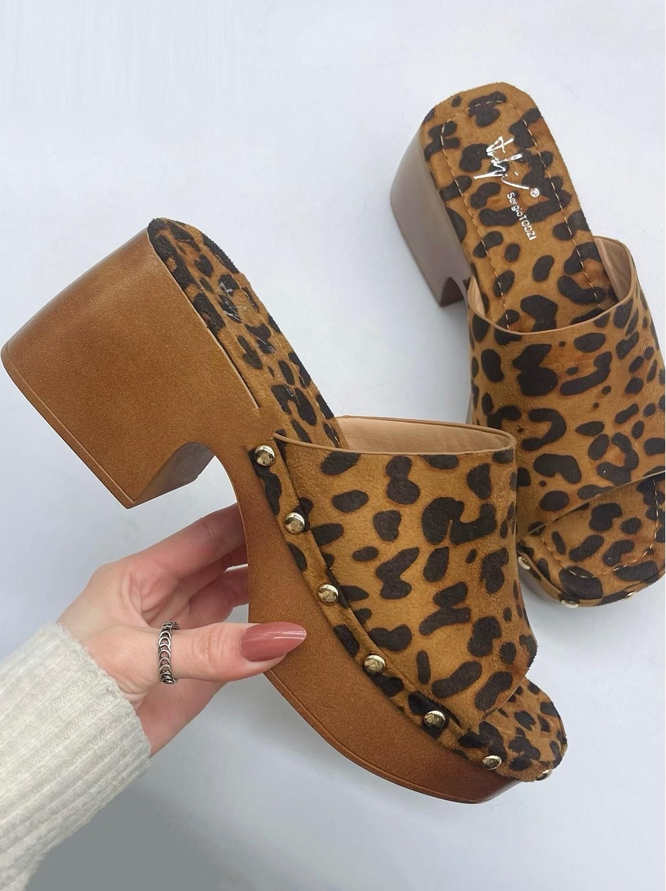 Lujah Shoes (Schuhgrosshandel)