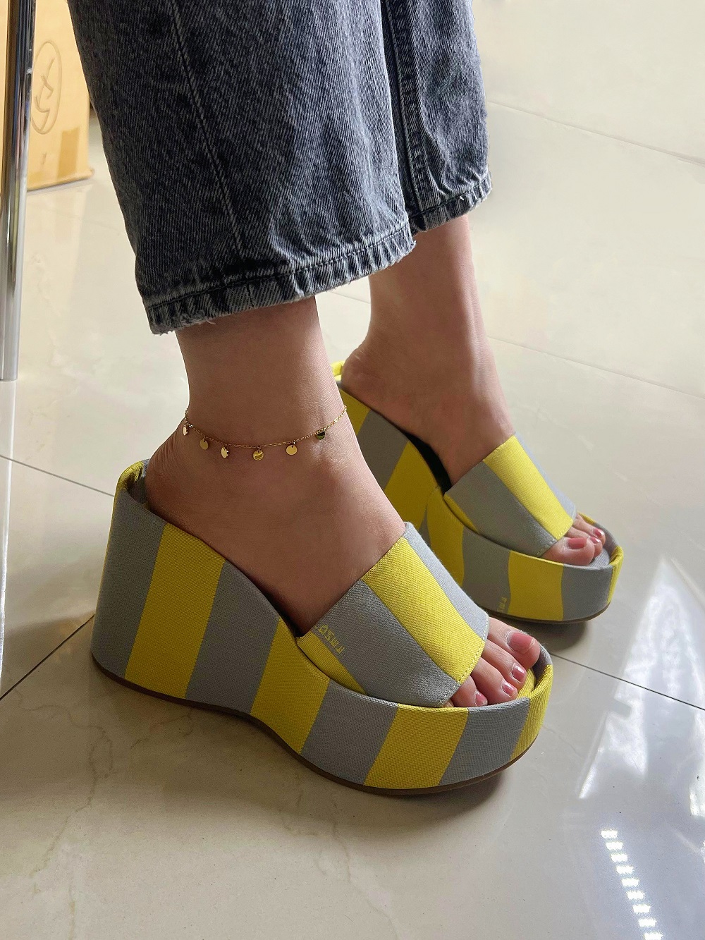 Lujah Shoes (Schuhgrosshandel)