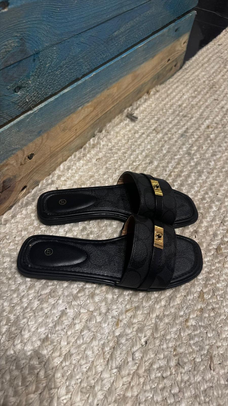 Lujah Shoes (Schuhgrosshandel)