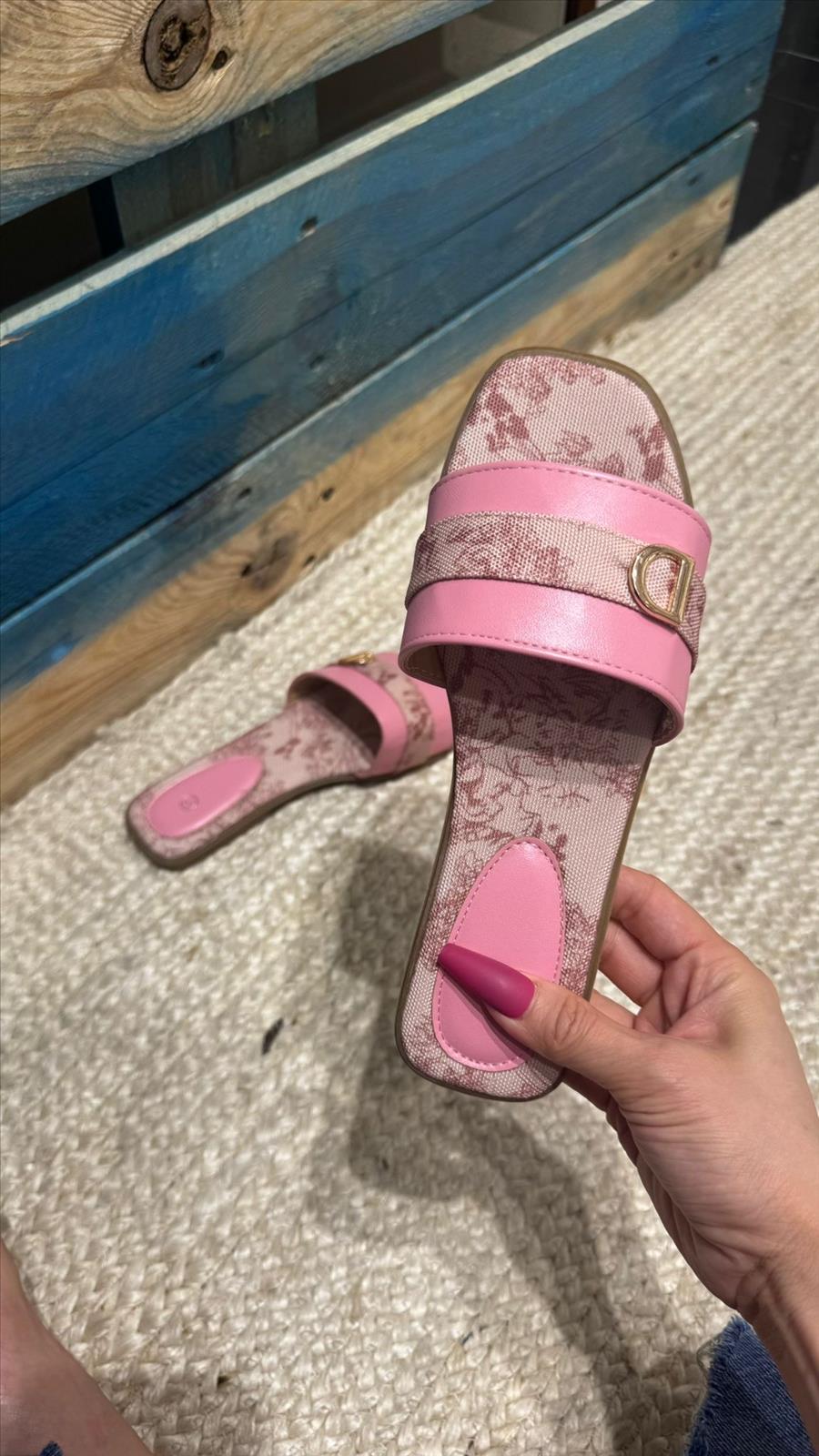 Lujah Shoes (Schuhgrosshandel)