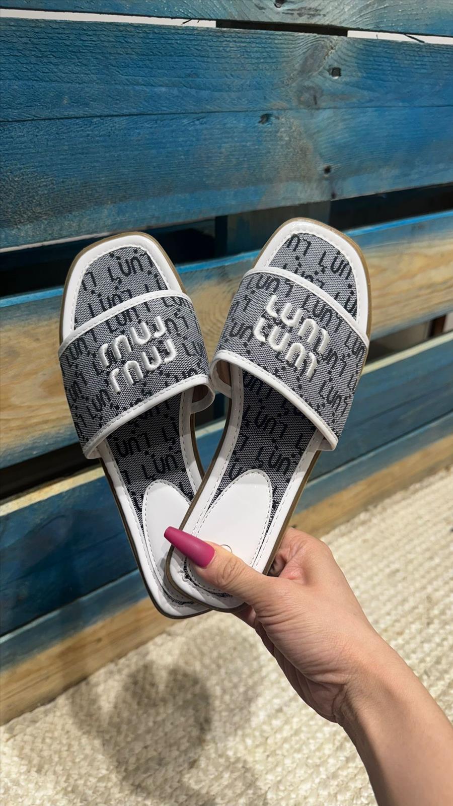Lujah Shoes (Schuhgrosshandel)