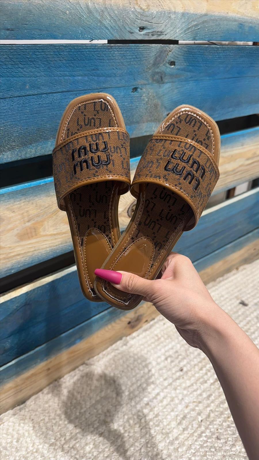 Lujah Shoes (Schuhgrosshandel)