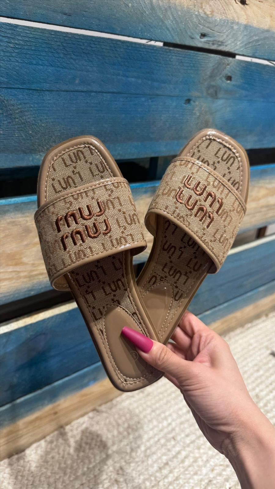 Lujah Shoes (Schuhgrosshandel)