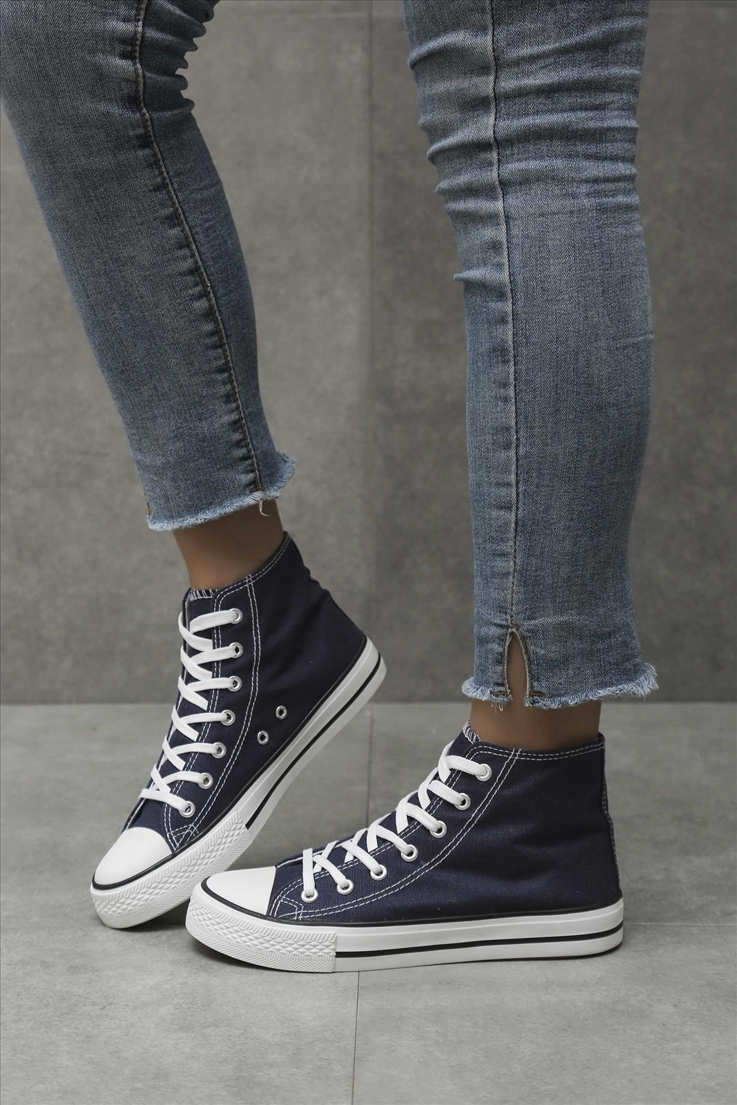 Lujah Shoes (Schuhgrosshandel)