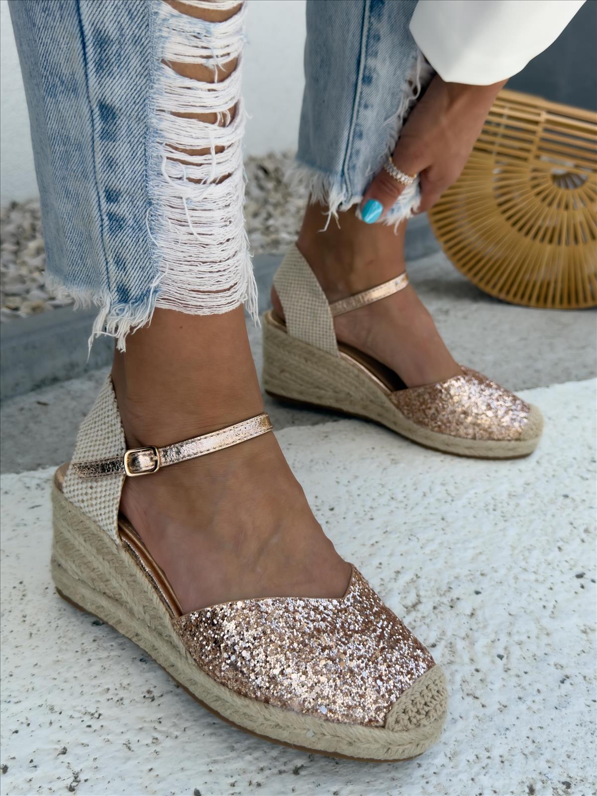 efashion s.r.o. - DOB;Accesoires;Schuhe;Young Fashion - Medvedov