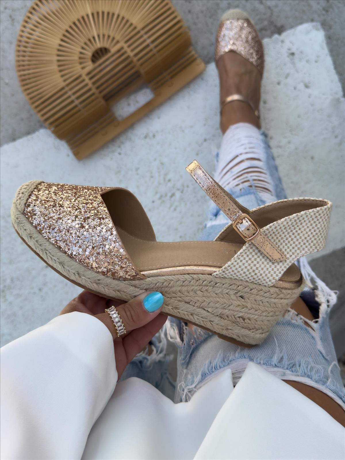 efashion s.r.o. - DOB;Accesoires;Schuhe;Young Fashion - Medvedov