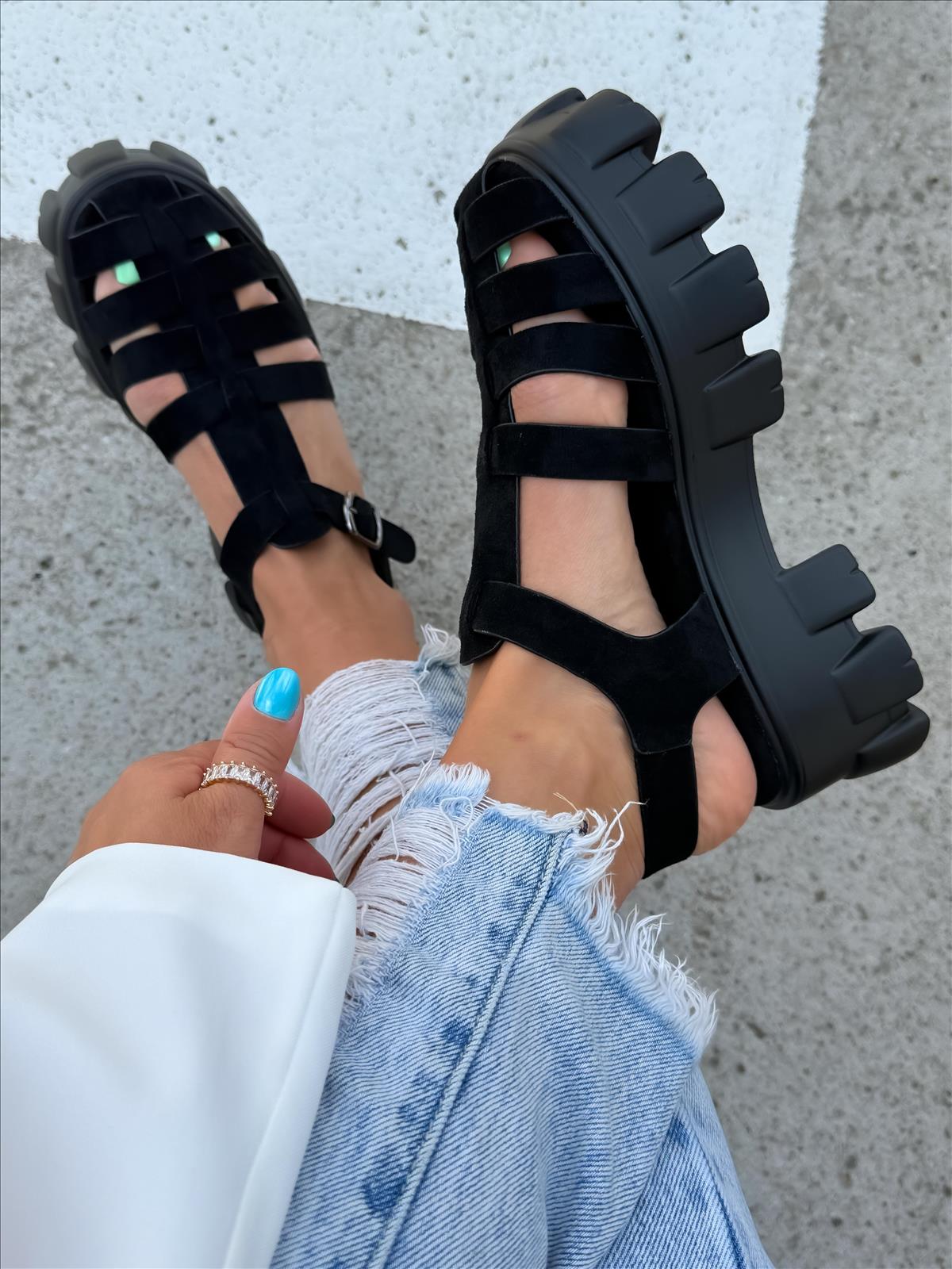 efashion s.r.o. - DOB;Accesoires;Schuhe;Young Fashion - Medvedov