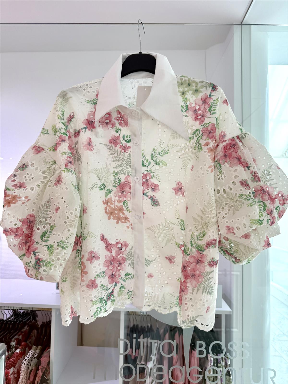 Modeagentur Ditta Boss e. K. - Damenbekleidung