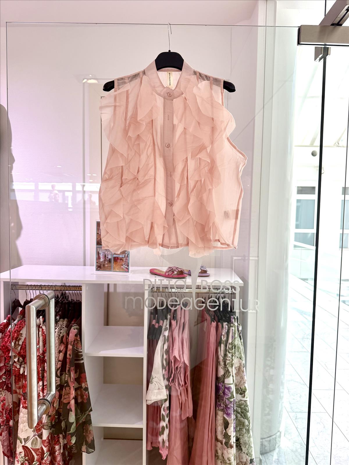 Modeagentur Ditta Boss e. K. - Damenbekleidung