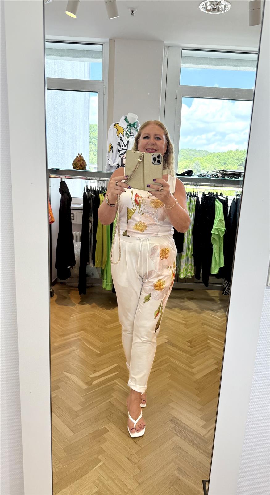 Modeagentur Ditta Boss e. K. - Damenbekleidung