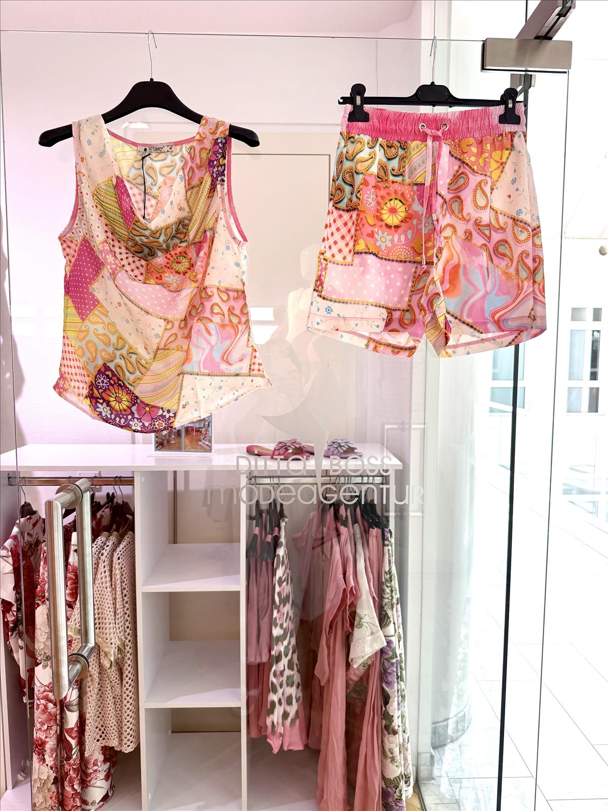 Modeagentur Ditta Boss e. K. - Damenbekleidung