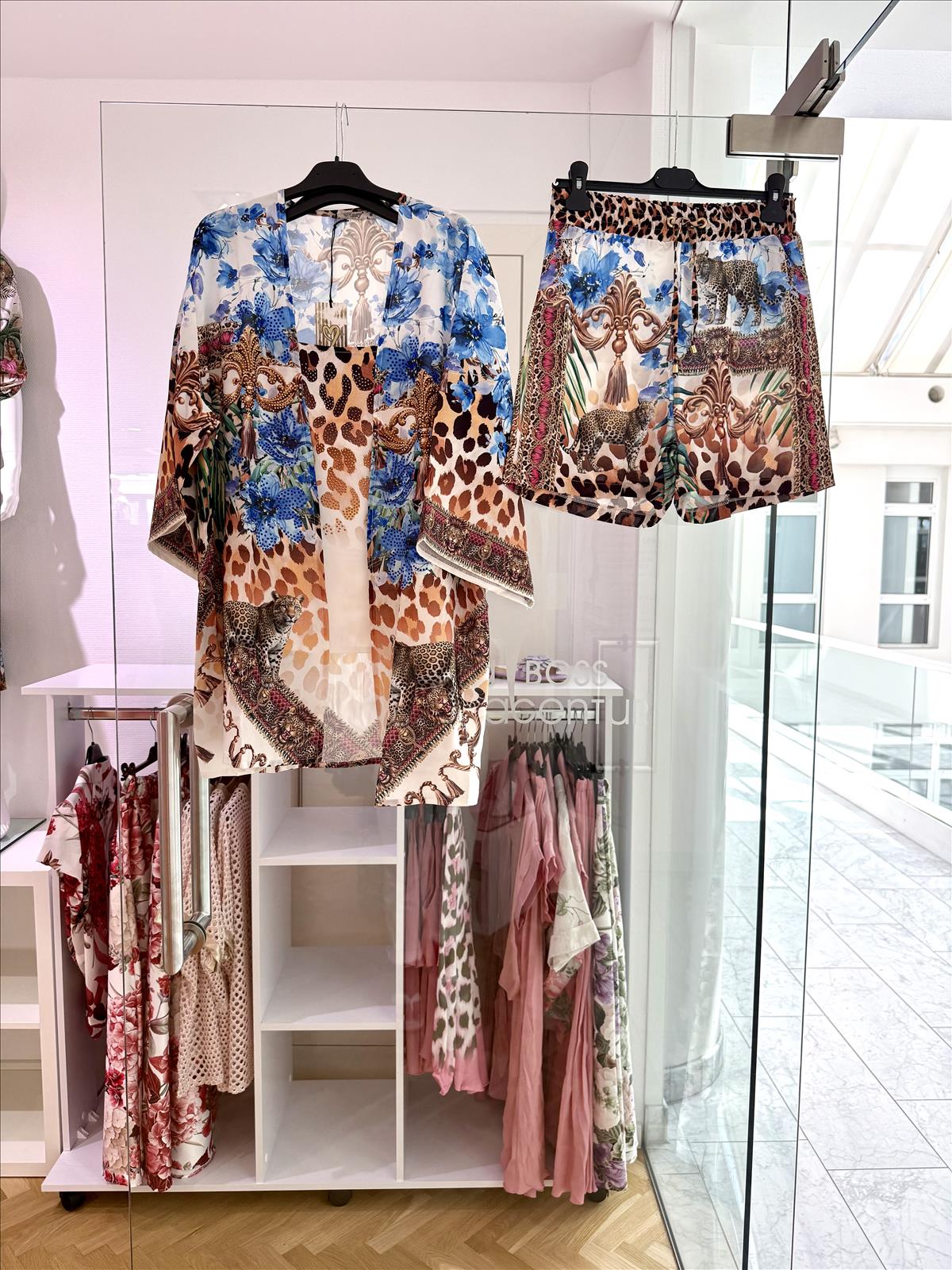Modeagentur Ditta Boss e. K. - Damenbekleidung