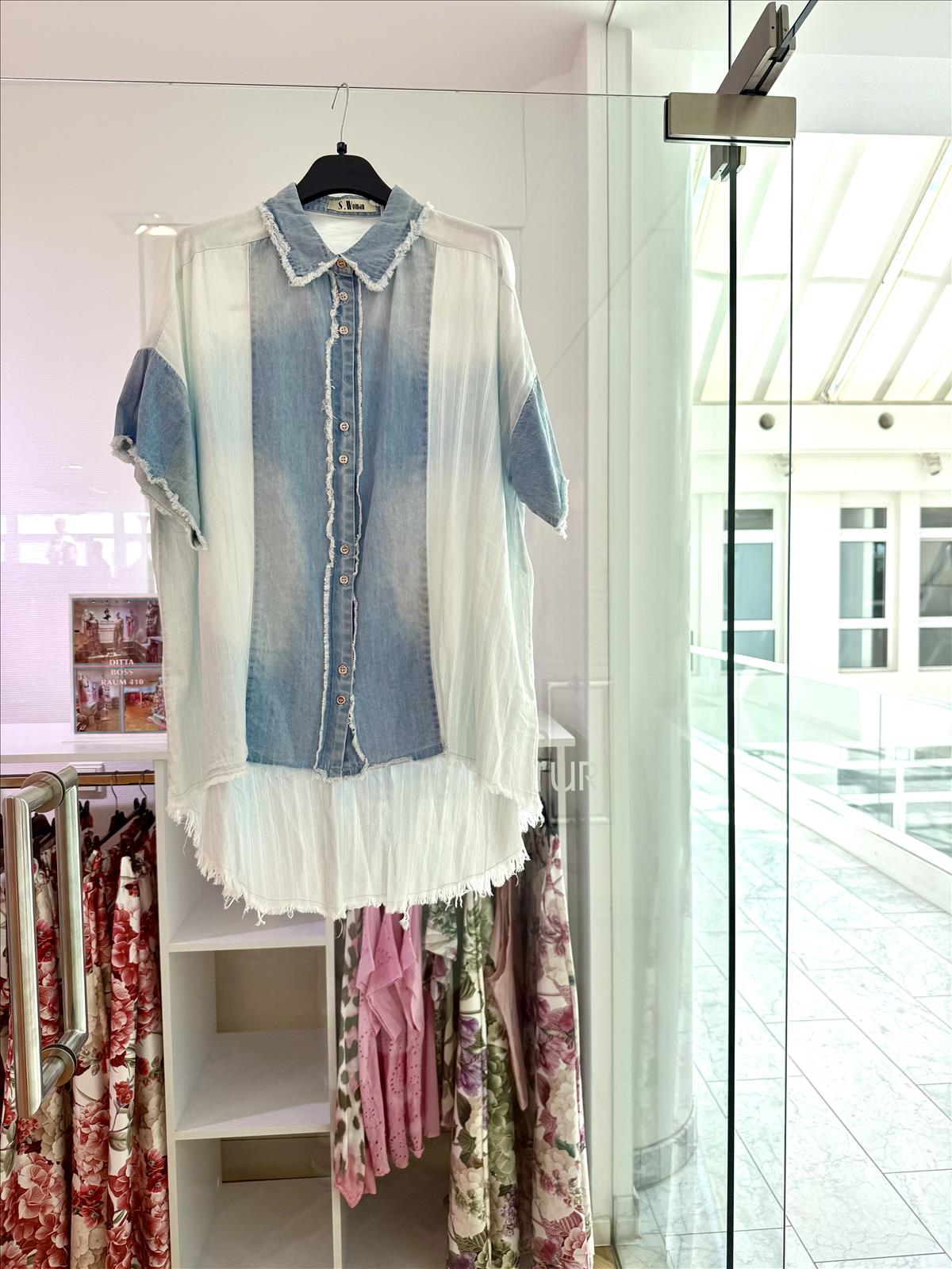 Modeagentur Ditta Boss e. K. - Damenbekleidung