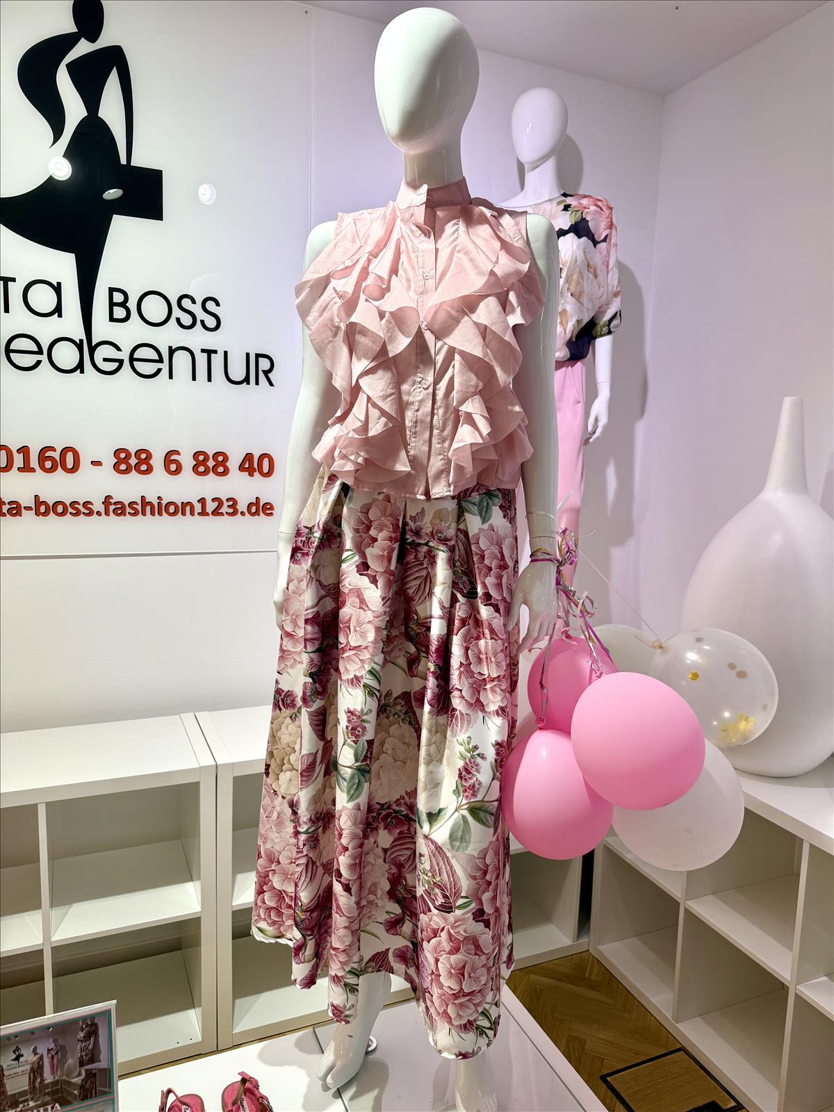 Modeagentur Ditta Boss e. K. - Damenbekleidung