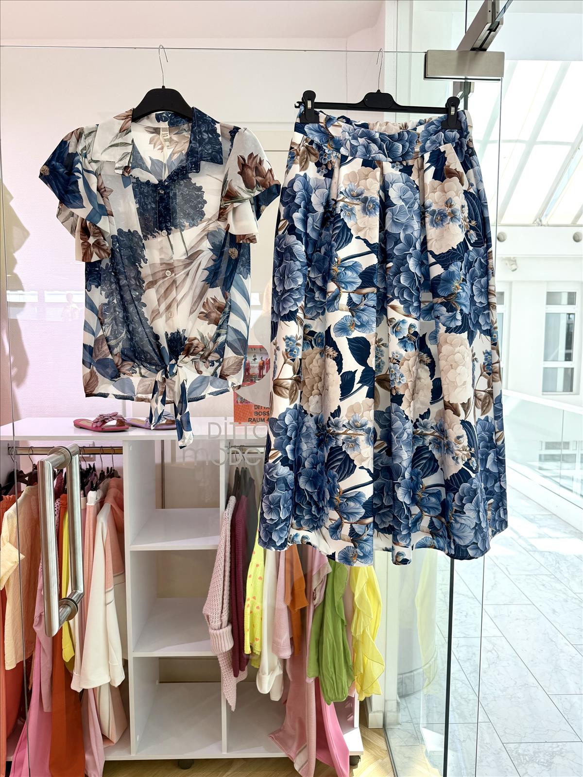 Modeagentur Ditta Boss e. K. - Damenbekleidung