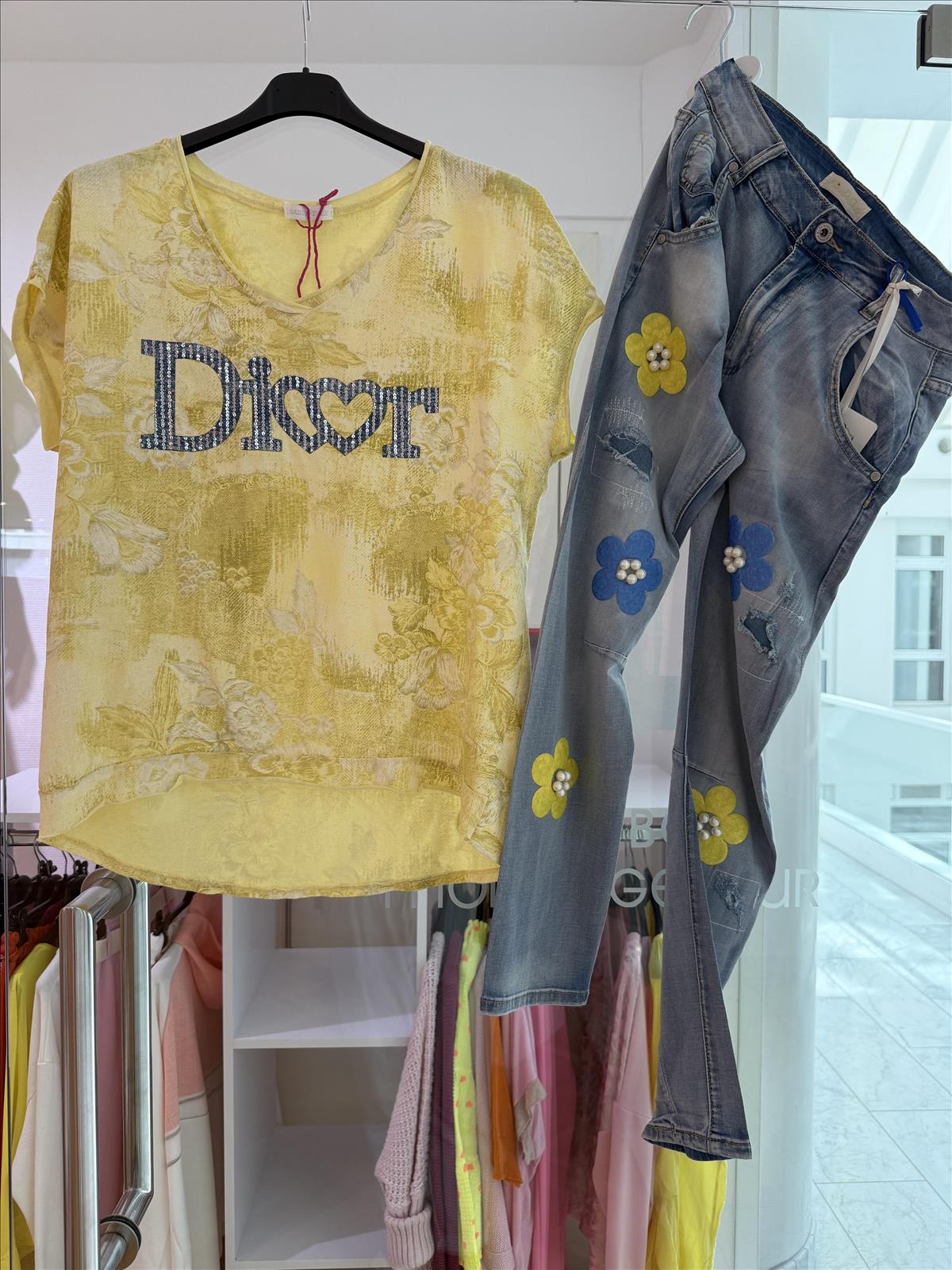 Modeagentur Ditta Boss e. K. - Damenbekleidung