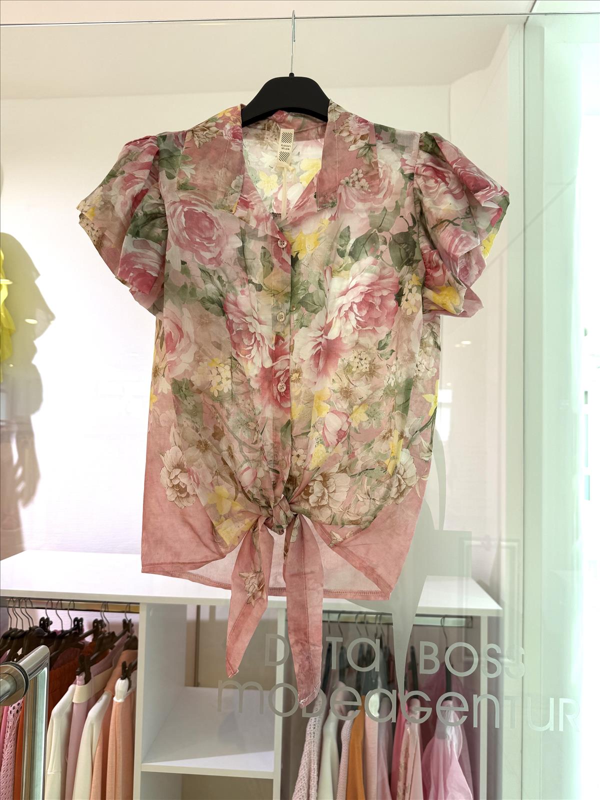 Modeagentur Ditta Boss e. K. - Damenbekleidung