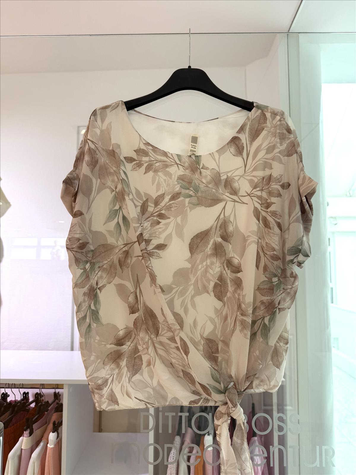 Modeagentur Ditta Boss e. K. - Damenbekleidung