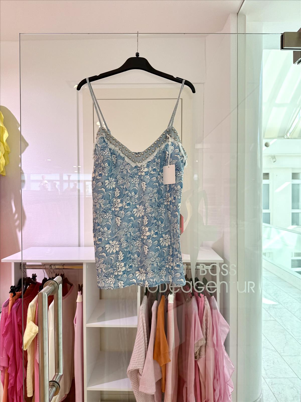 Modeagentur Ditta Boss e. K. - Damenbekleidung