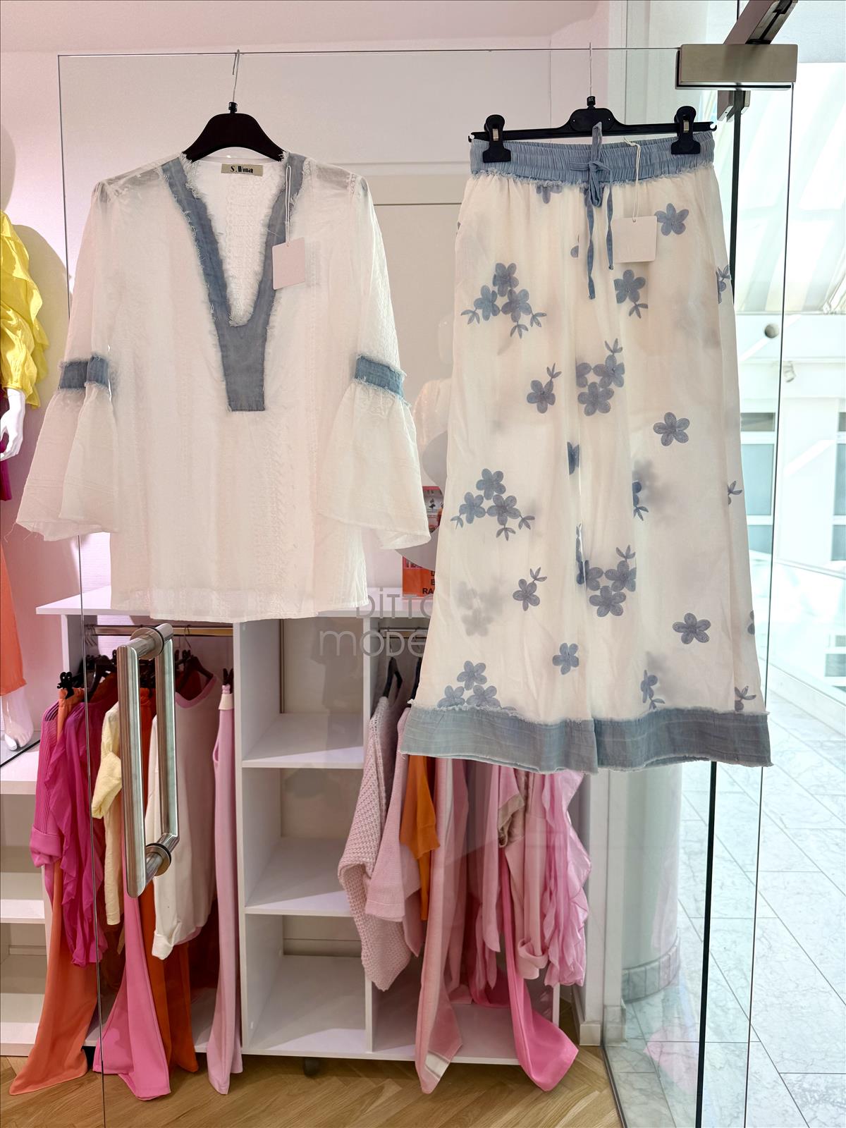 Modeagentur Ditta Boss e. K. - Damenbekleidung