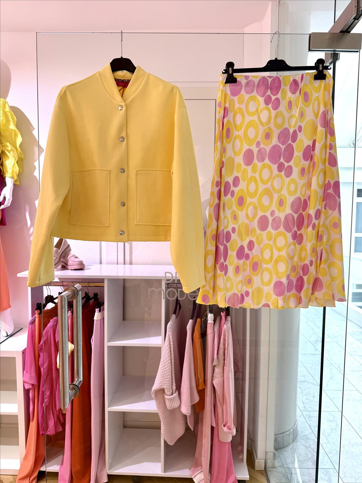 Modeagentur Ditta Boss e. K. - Damenbekleidung