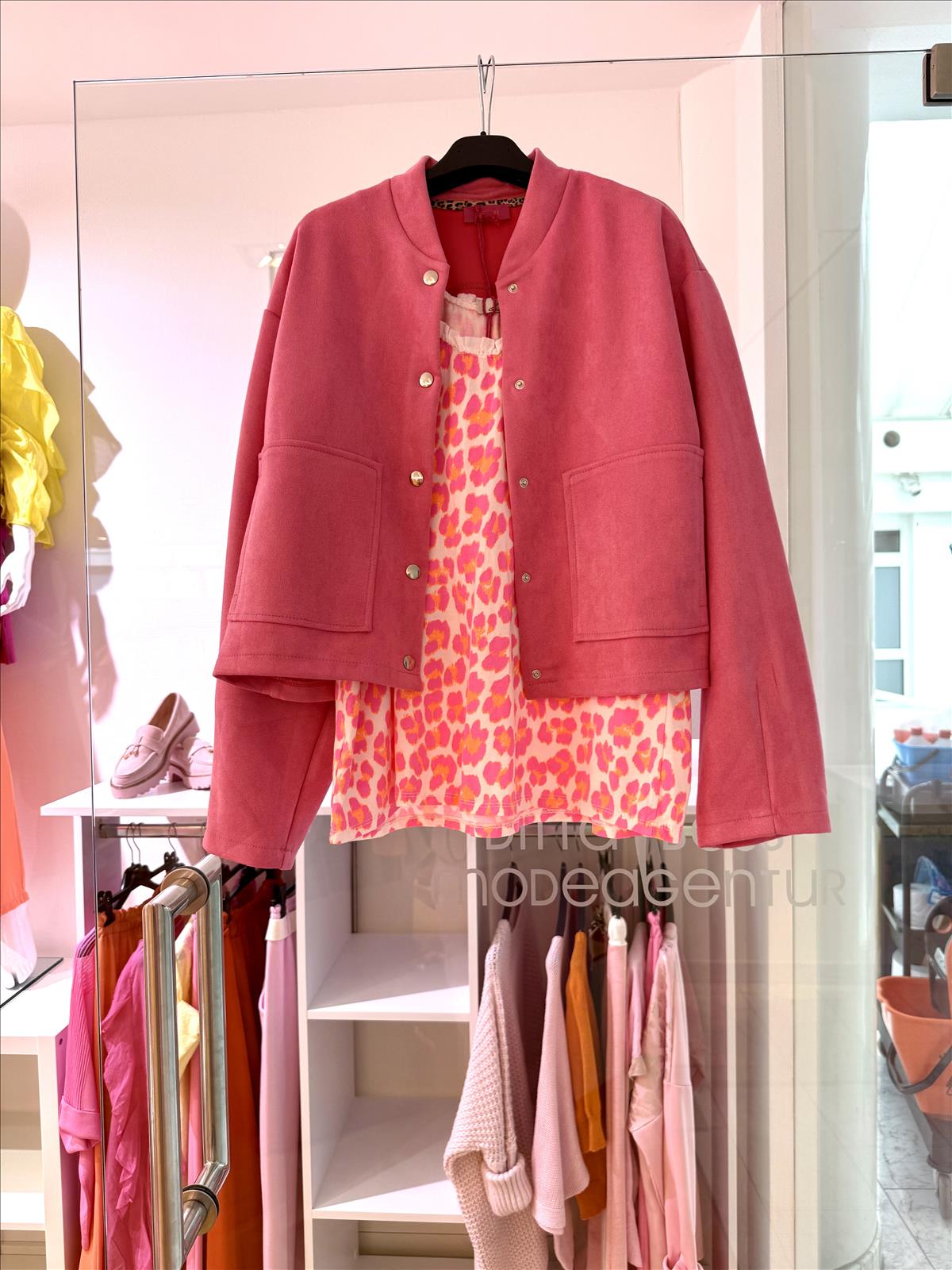 Modeagentur Ditta Boss e. K. - Damenbekleidung