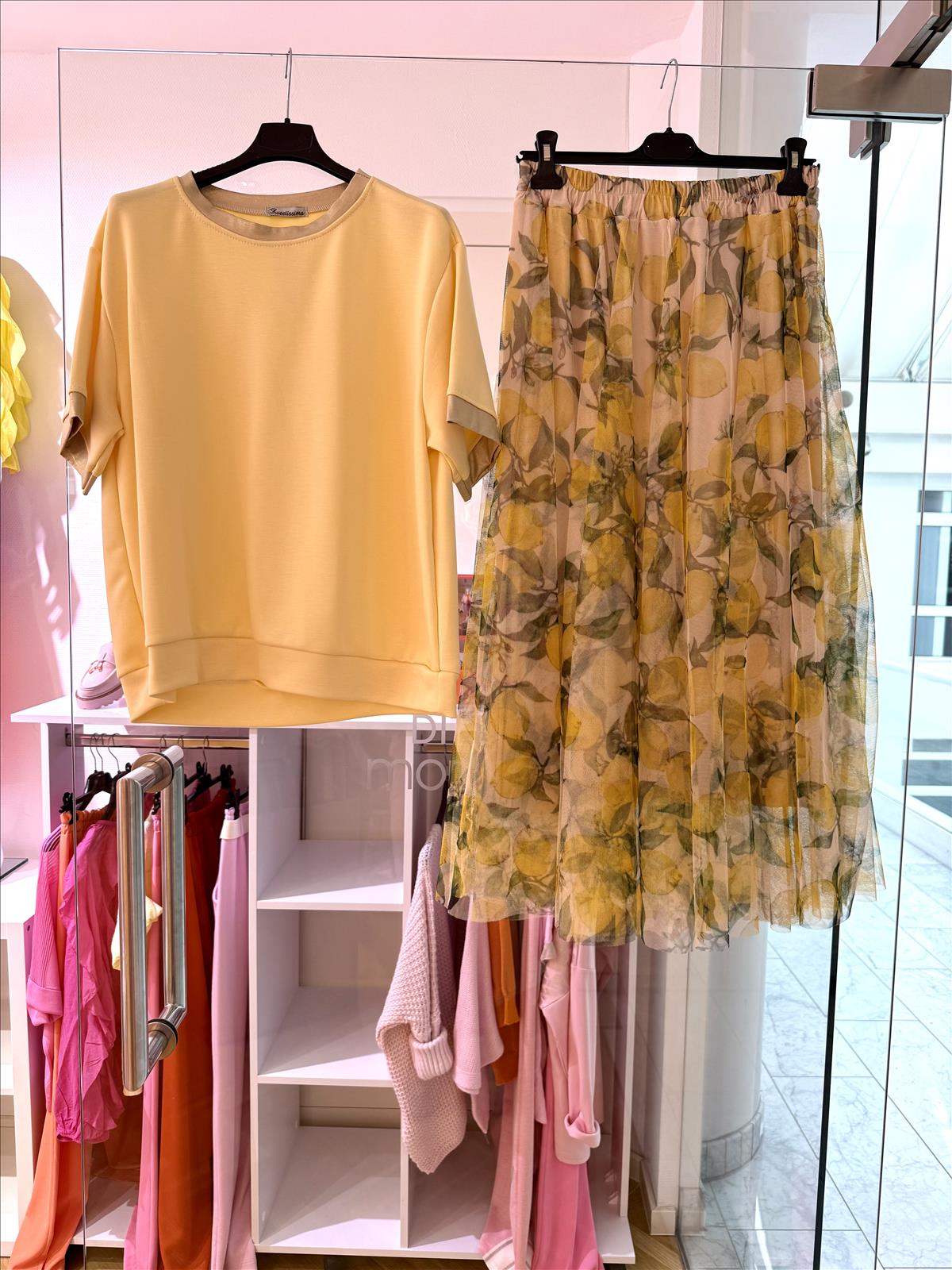 Modeagentur Ditta Boss e. K. - Damenbekleidung