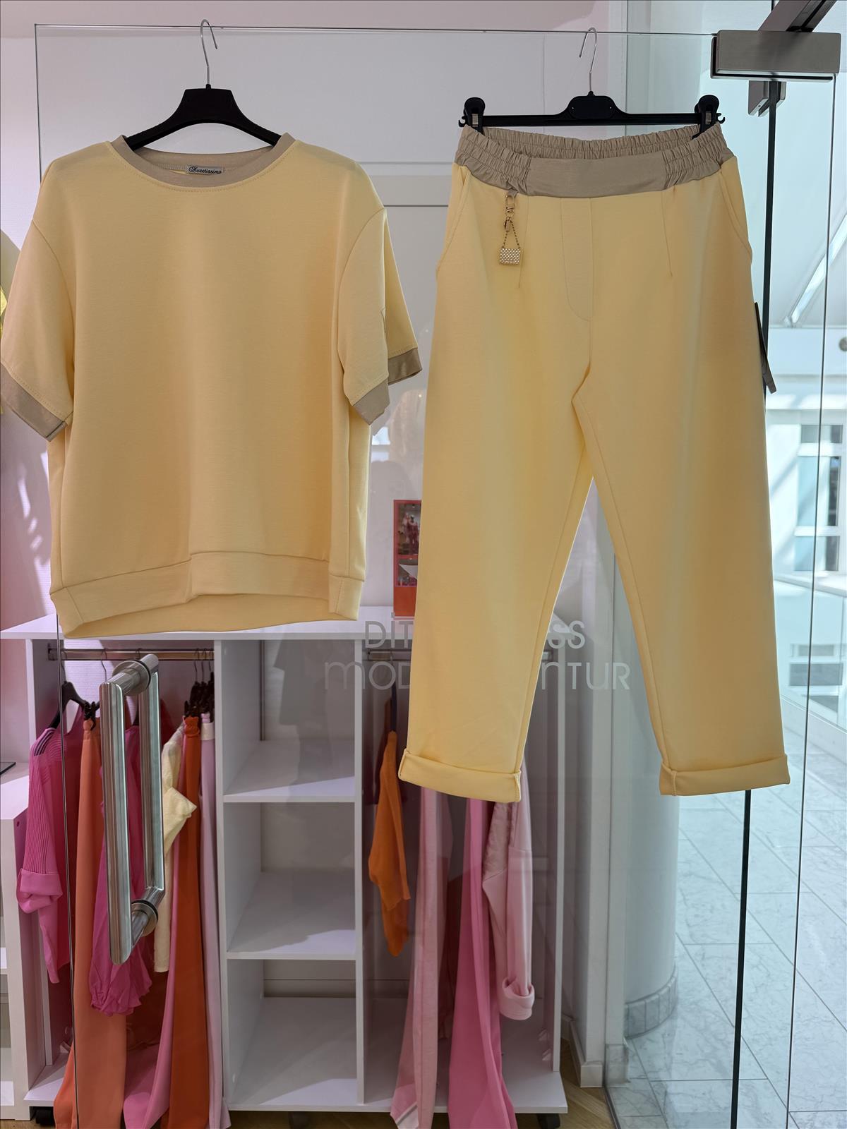 Modeagentur Ditta Boss e. K. - Damenbekleidung